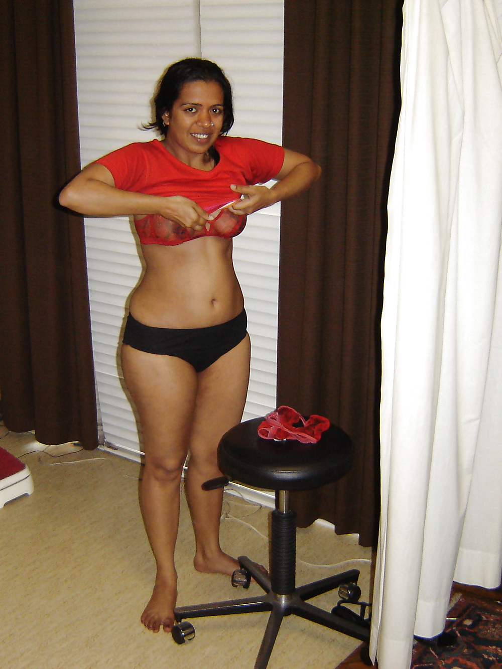 Big ass Desi wife exposed her naked beauty 12