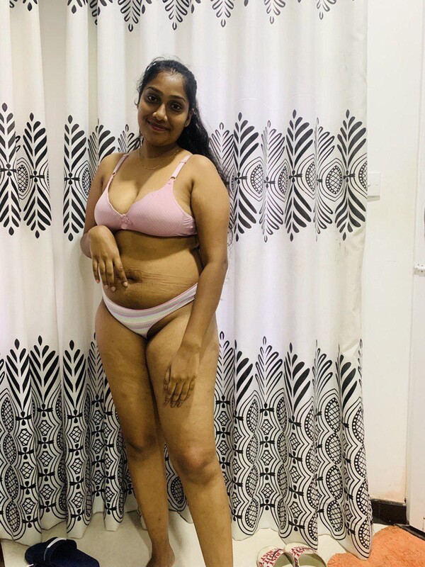 Big ass doggy fucking mood – chubby Indian girlfriend 2