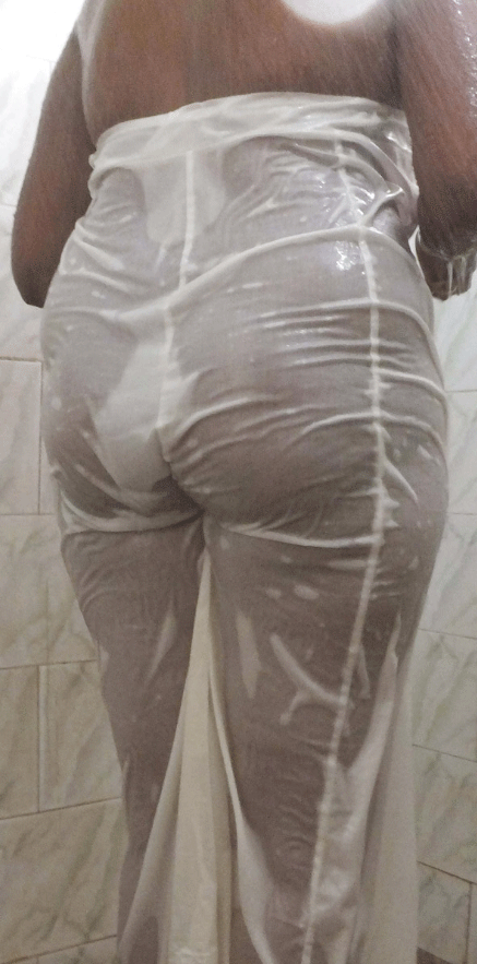 Big ass Indian wife nude photos goes live online 2