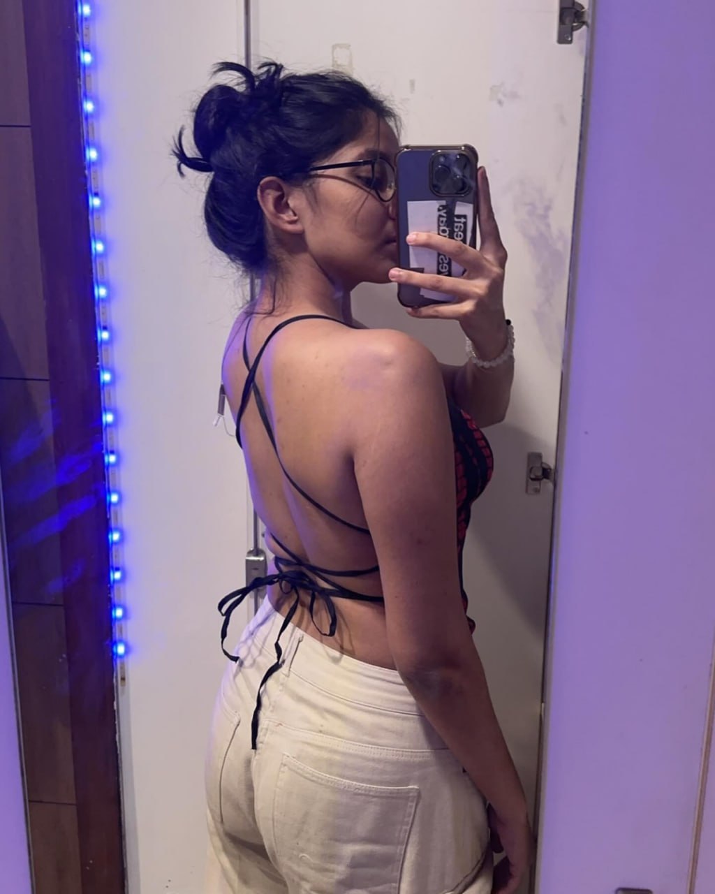 Big ass rich girlfriend nude photos for lover 3