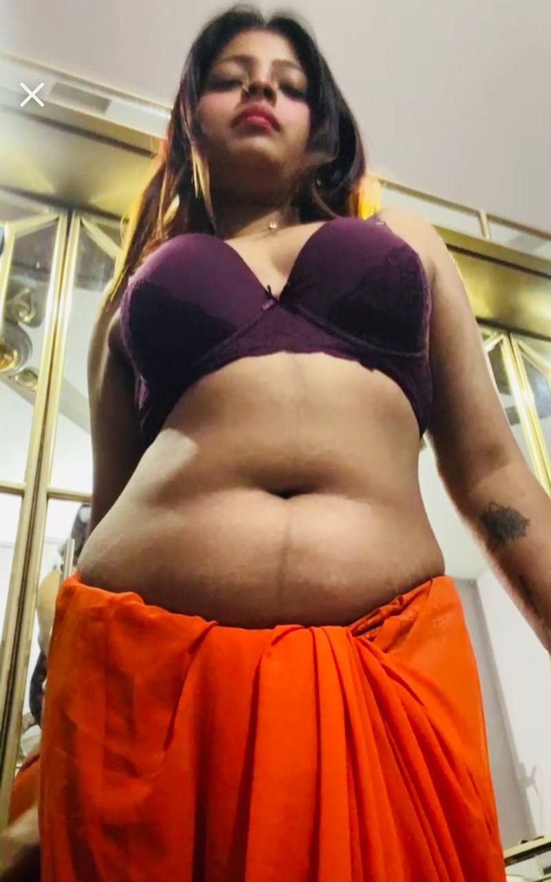Big ass sexy slut naked seducing profile pics 1