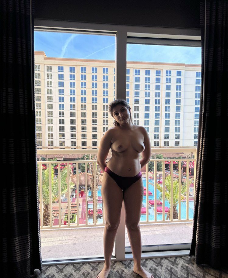 Big ass wife sexy nudes 31