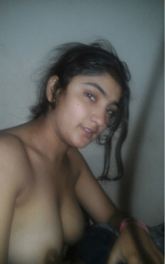 Big boob Desi college girl nude boobs pics 10