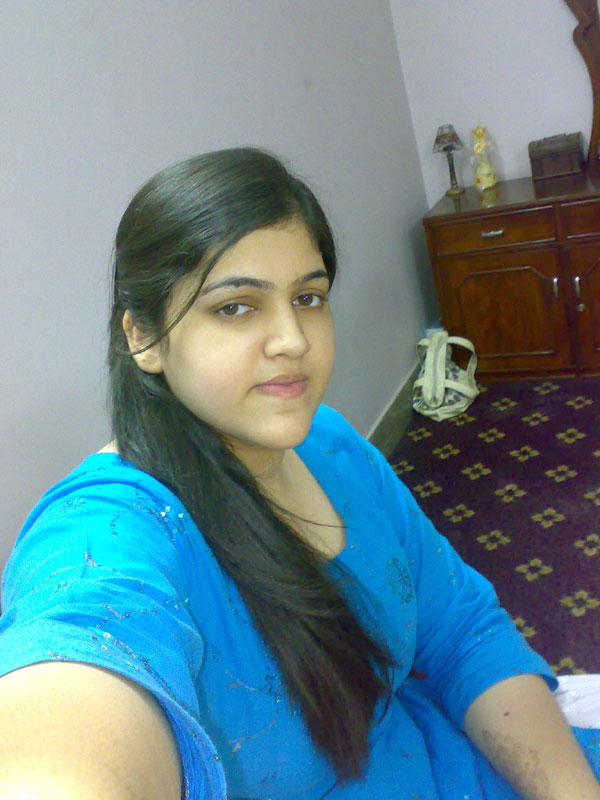 Big boob Indian college girl brings up her nude show 1