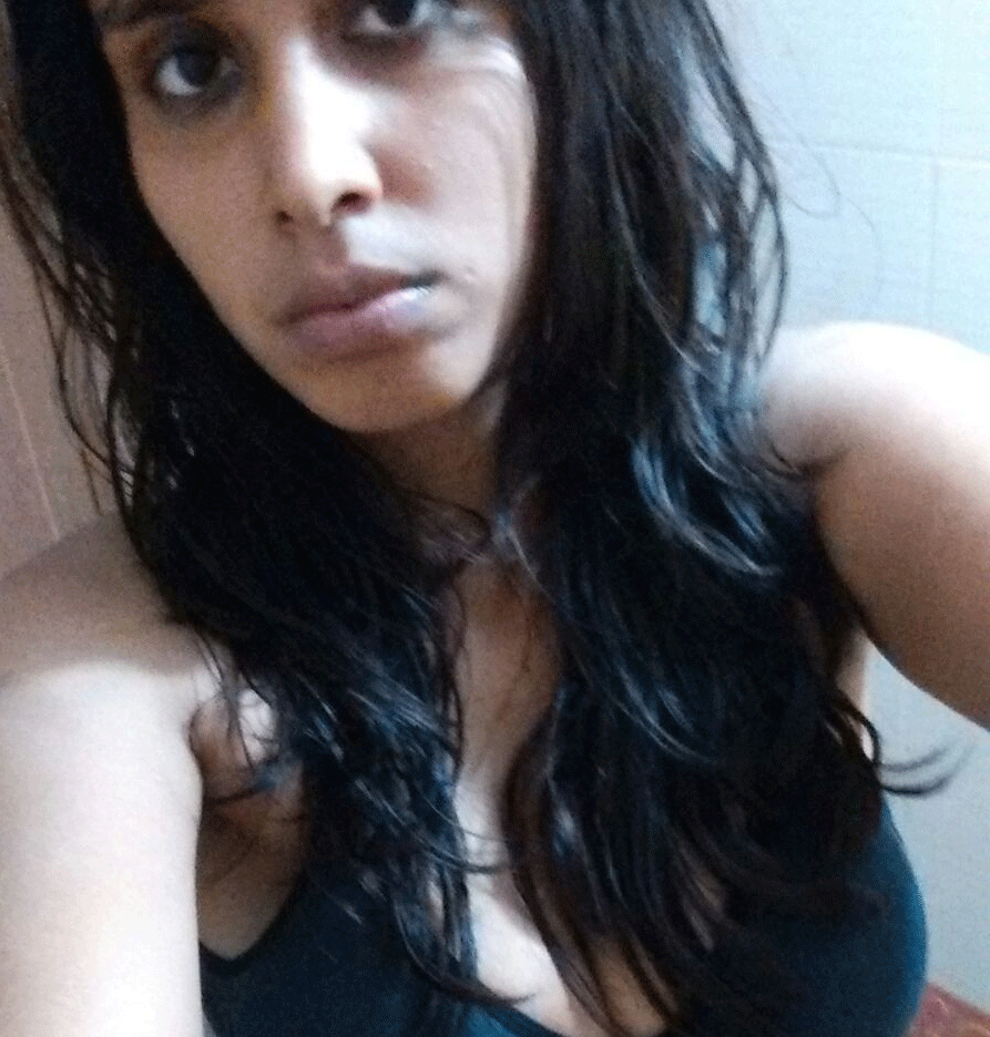 Big boob Indian girl Sakshi would drive your mood horny 1