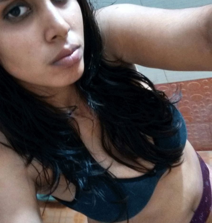 Big boob Indian girl Sakshi would drive your mood horny 6