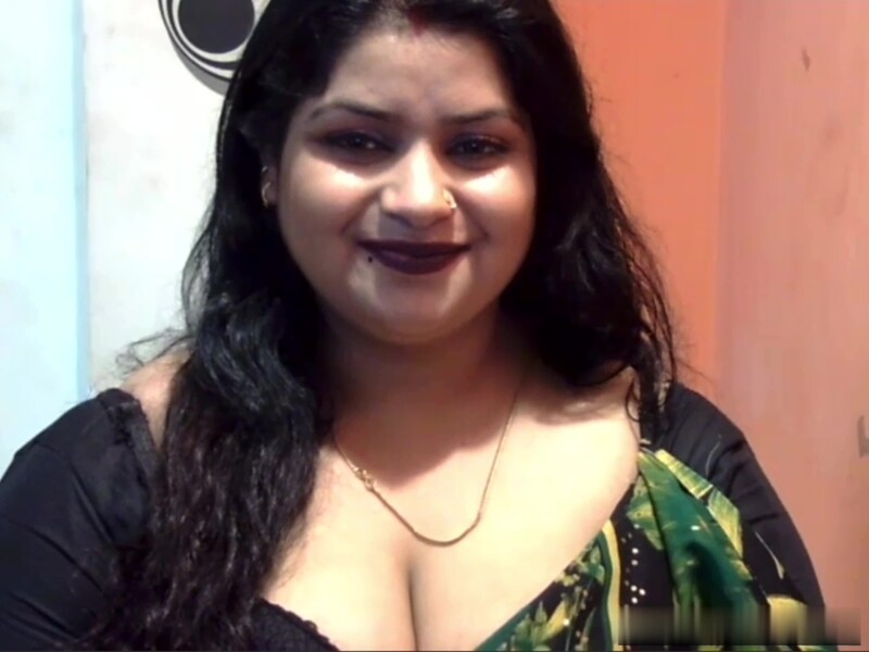 Big boobs aunty showing on stripchat live photo 6