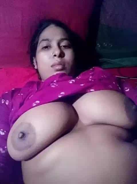 Big boobs Bangla Bhabhi nude photos 5