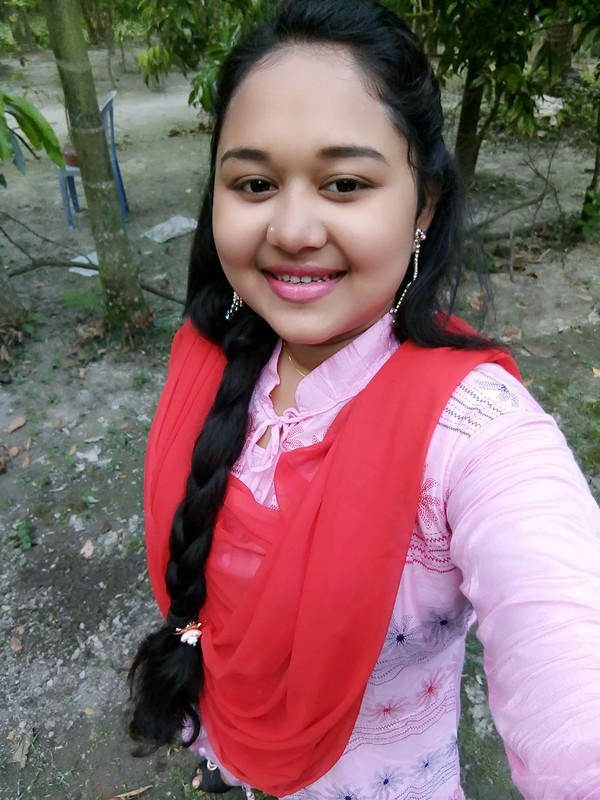 Big boobs Bangla girl topless selfie pics shared 7