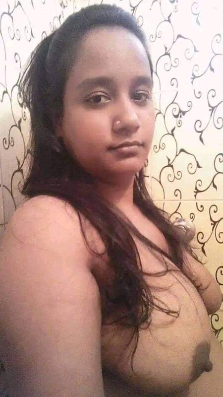 Big boobs Bengali girl topless seduction photos 1