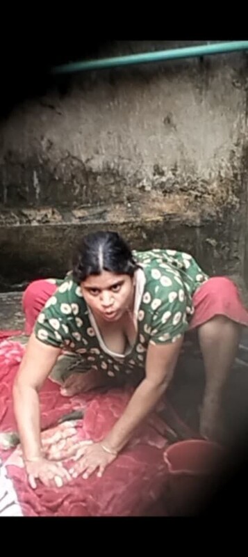 Big boobs bhabhi bathing caught by husband brother 2