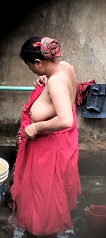 Big boobs bhabhi bathing caught by husband brother 5