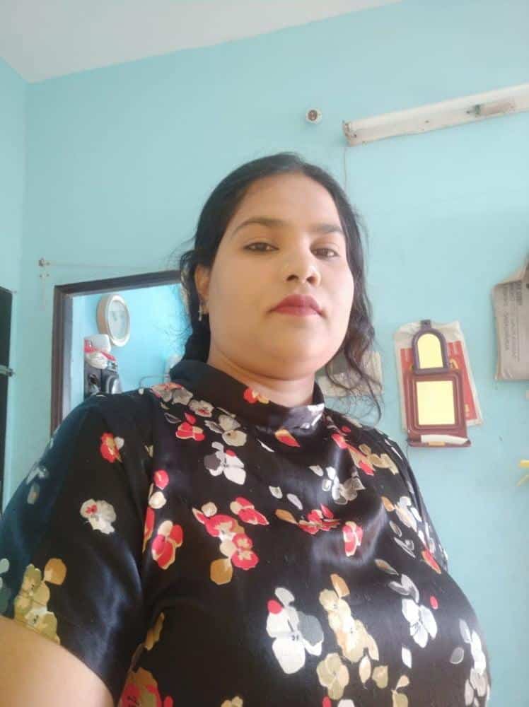 Big boobs Bhabhi photos got leaked on the net 2