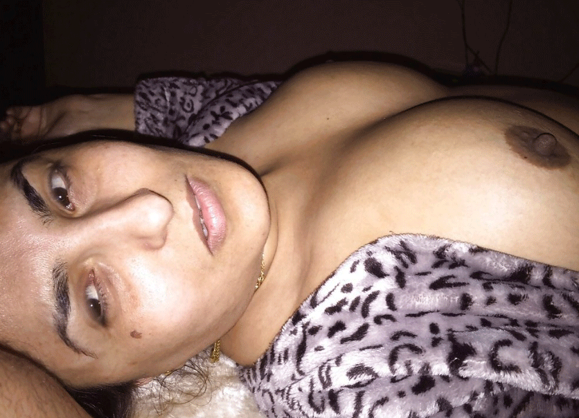 Big boobs Desi aunty nude photos online 2
