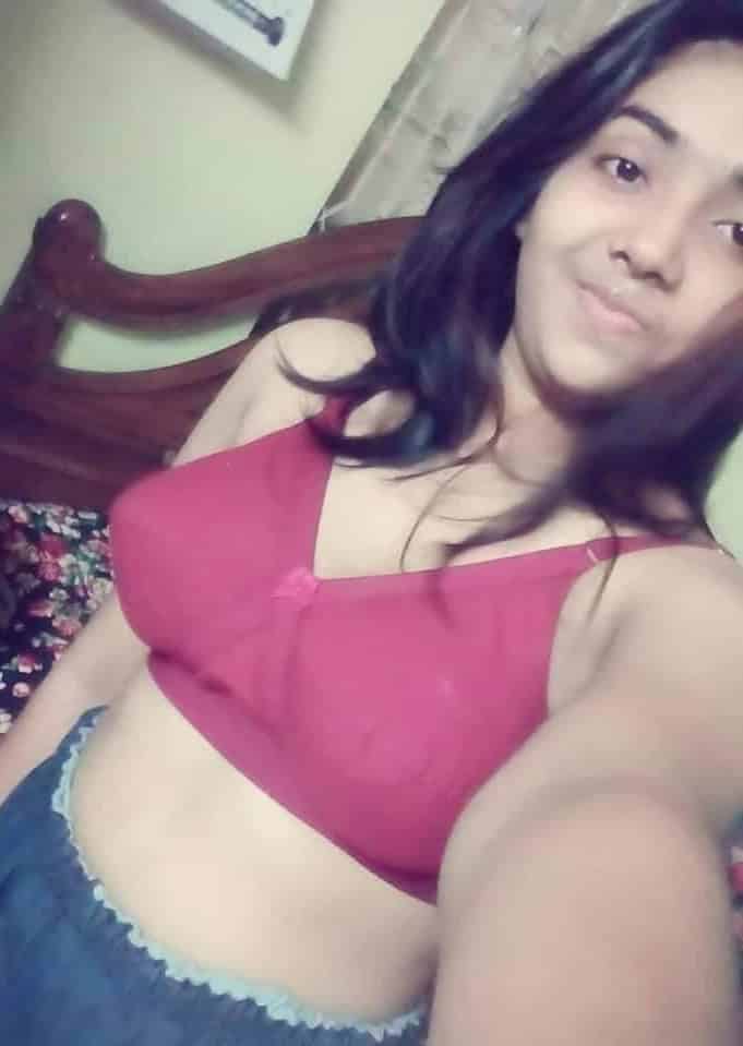 Big boobs Desi girl hot pics 5