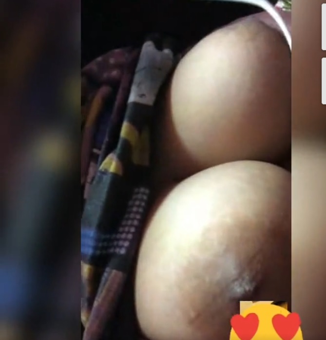 Big boobs GF live video call pics 1