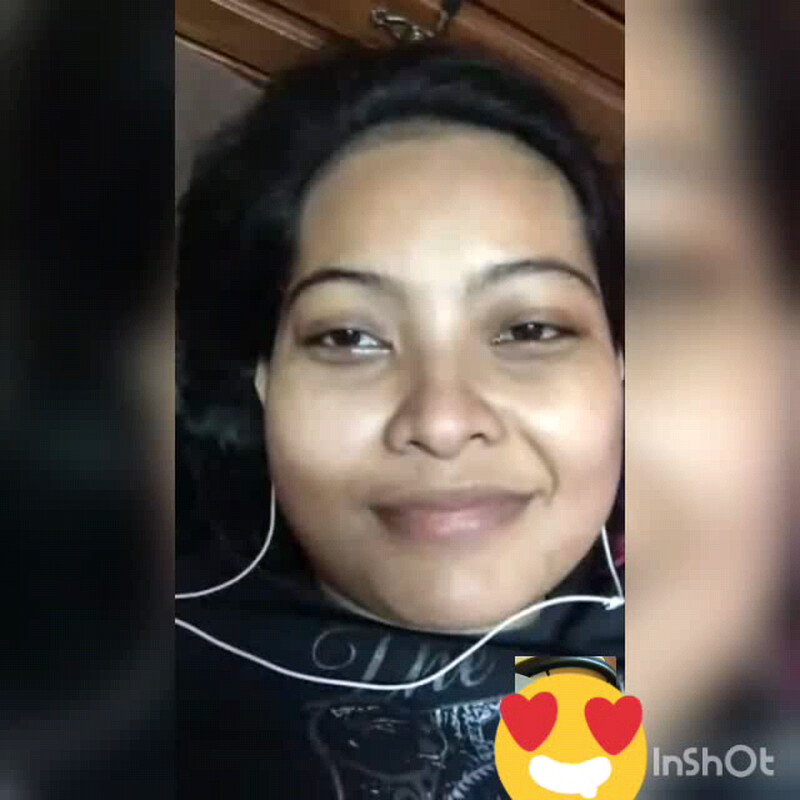 Big boobs GF live video call pics 6