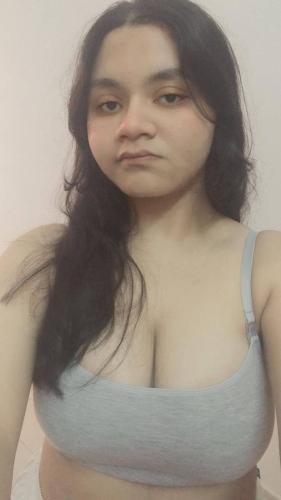 Big boobs Indian chubby GF nude selfies unseen 3