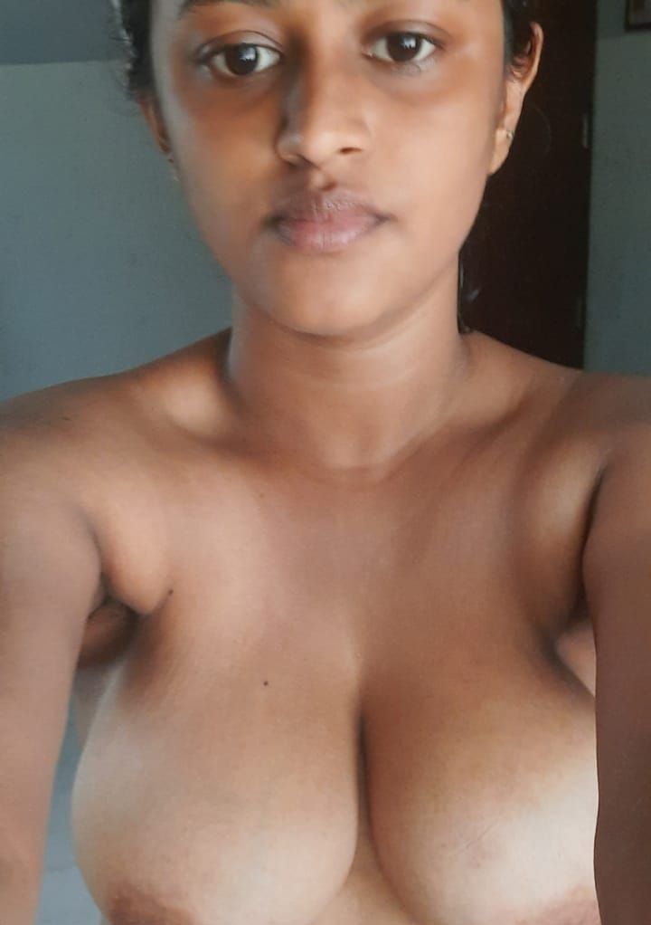 Big boobs Indian girl cute nude photos 8