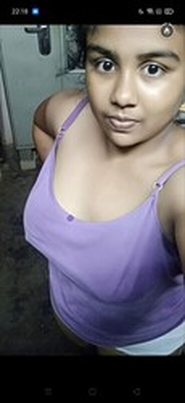 Big boobs IT girl naked selfie clicks for lover 3