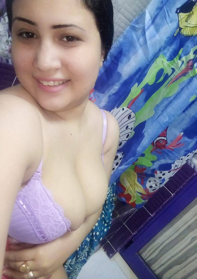 Big boobs MILF sharing naked selfie full photos 6