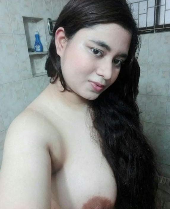 Big boobs Paki girl solo nude selfies for lover 3