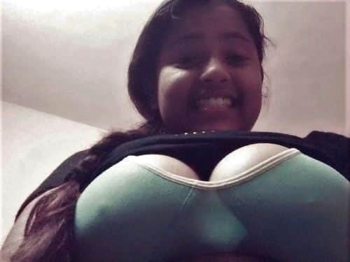 Big boobs Tamil girl exposing her boobs on cam 2
