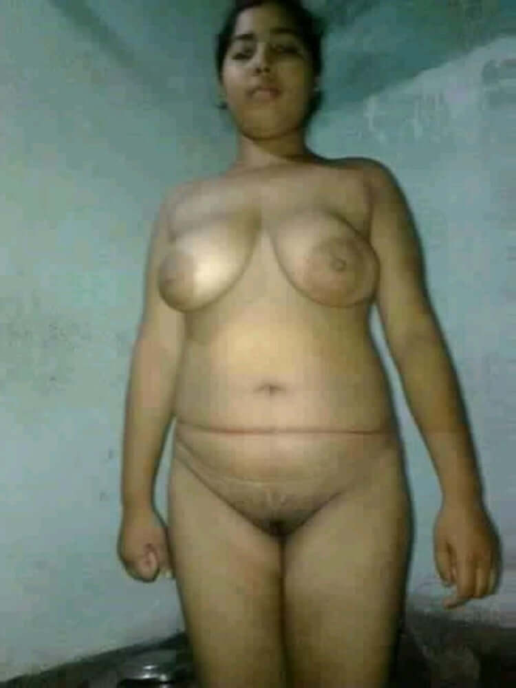 Big booby Indian wife nude photos leaked online 3