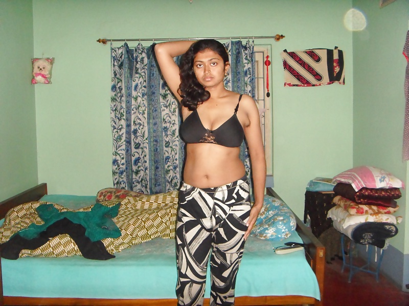 Big tits Bengali girl nude photoshoot 1