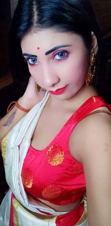 Blue eyes Bangla girl topless sexy pics exposed 4
