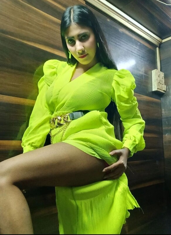 Blue eyes Bangla girl topless sexy pics exposed 7