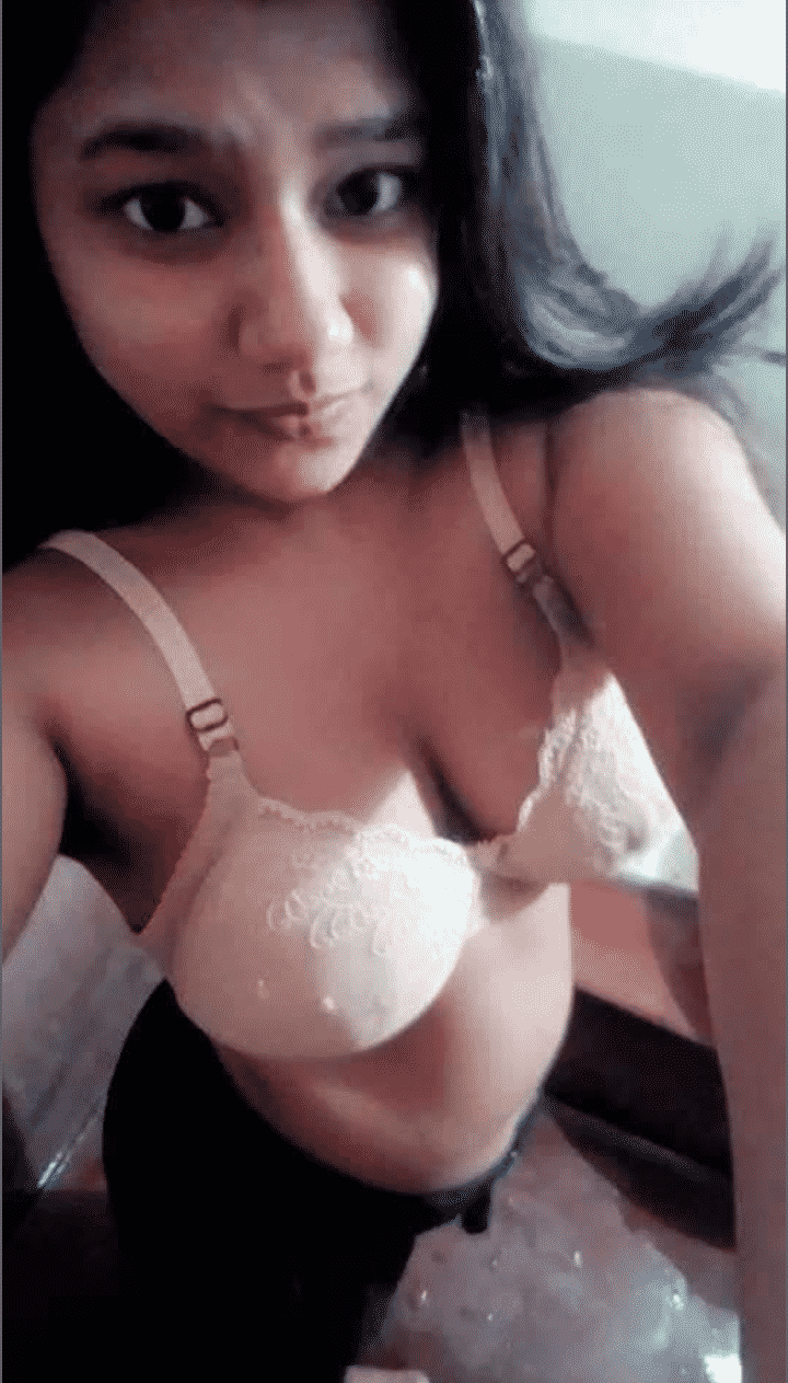 Booby girl nude photos 4
