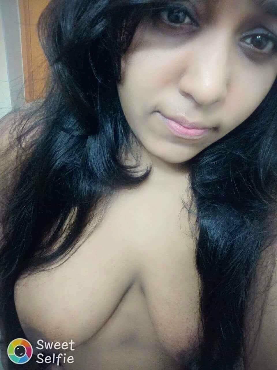 Booby girl nude selfie photos 2