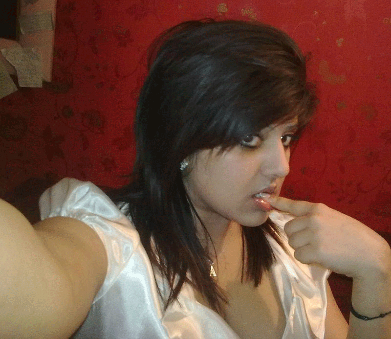 Booby Punjabi girl exposing her private parts for her lover 4