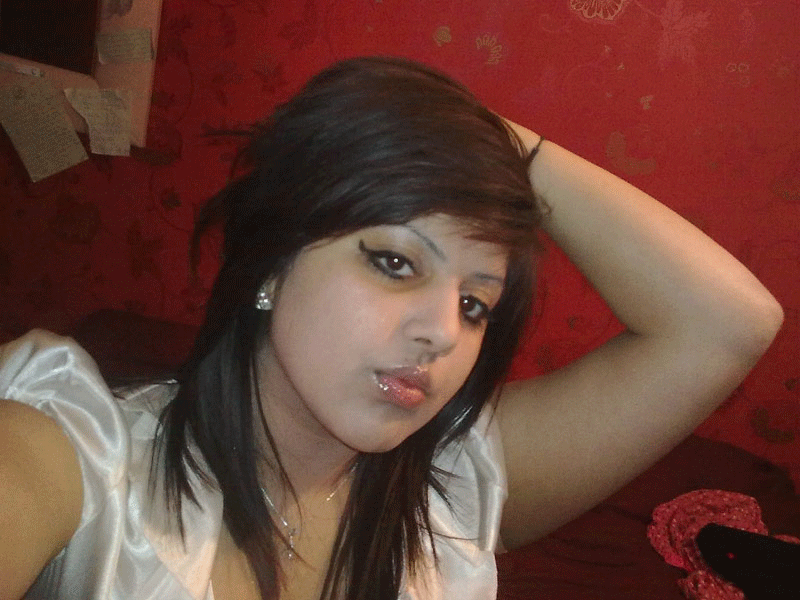 Booby Punjabi girl exposing her private parts for her lover 6