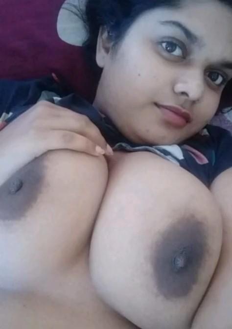 Busty Bangladeshi girl pics 1