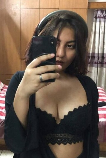 Busty Bengali girlfriend unseen nude selfies shared 2