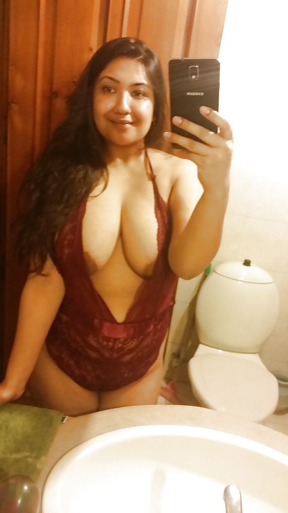 Busty nasty Indian girl big boobs exposing selfie photos 3