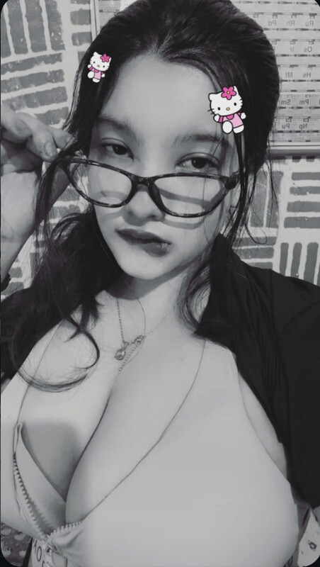 Busty New Delhi girl shows big melons in black and white 3