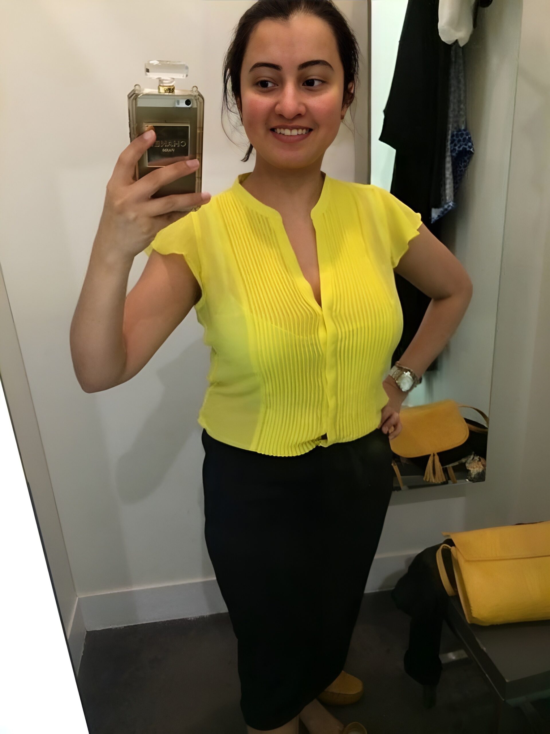 Busty NRI exposing big boobs and fat pussy pics 11