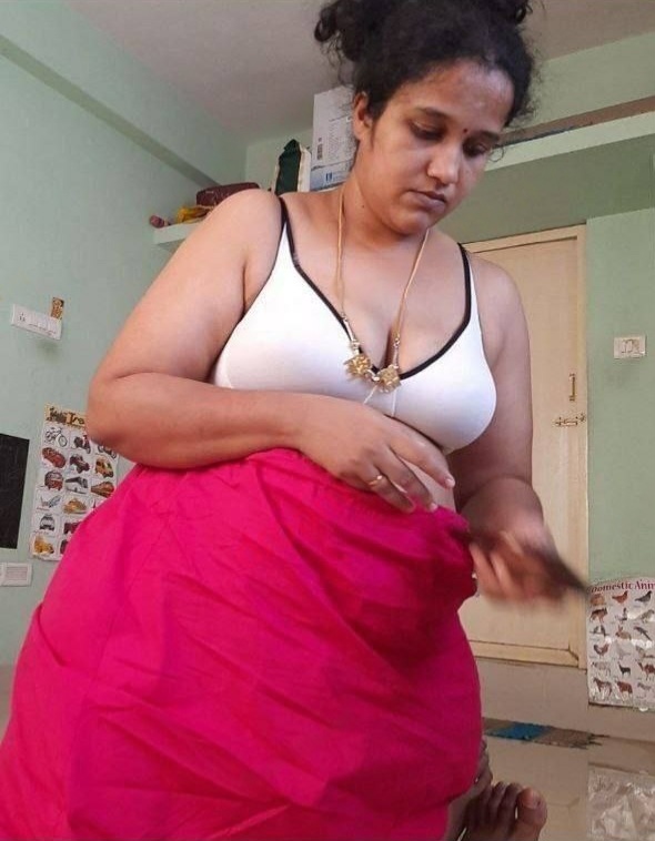 Busty Telugu aunty nude before secret lover 3