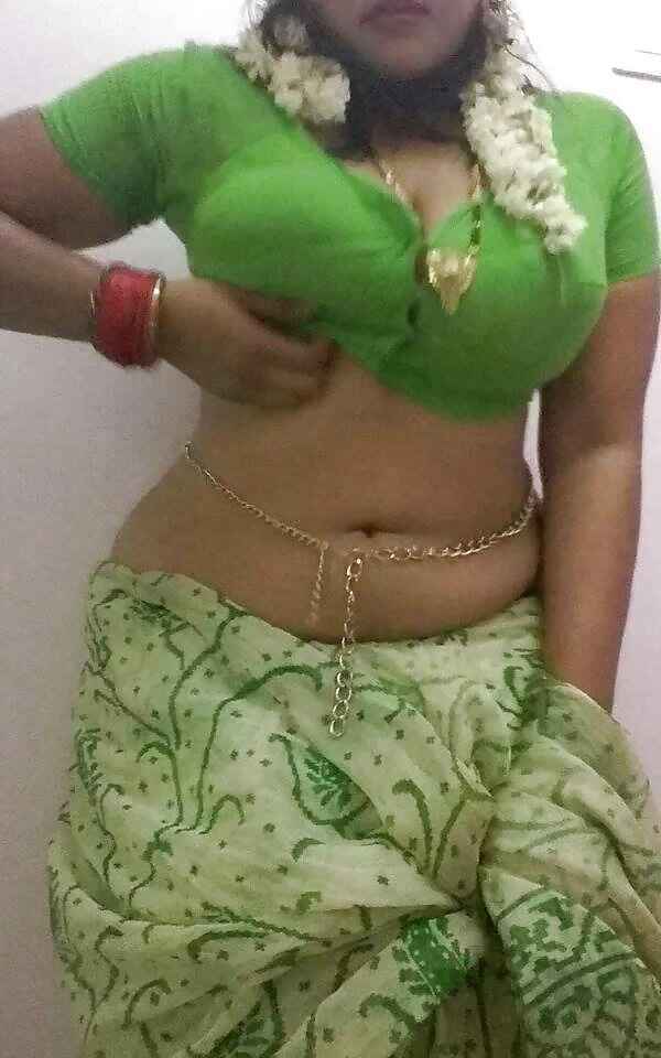 Busty unsatisfied Bhabhi big boobs photos 3
