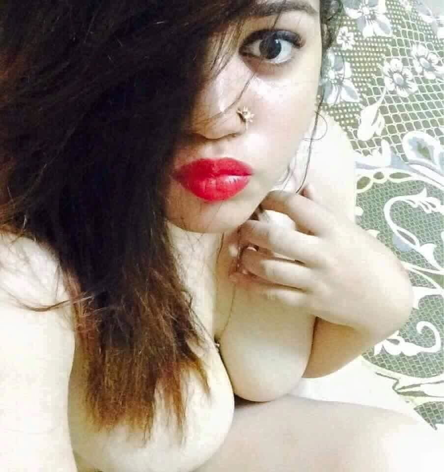 Busty wife sexy pics leaked online 5