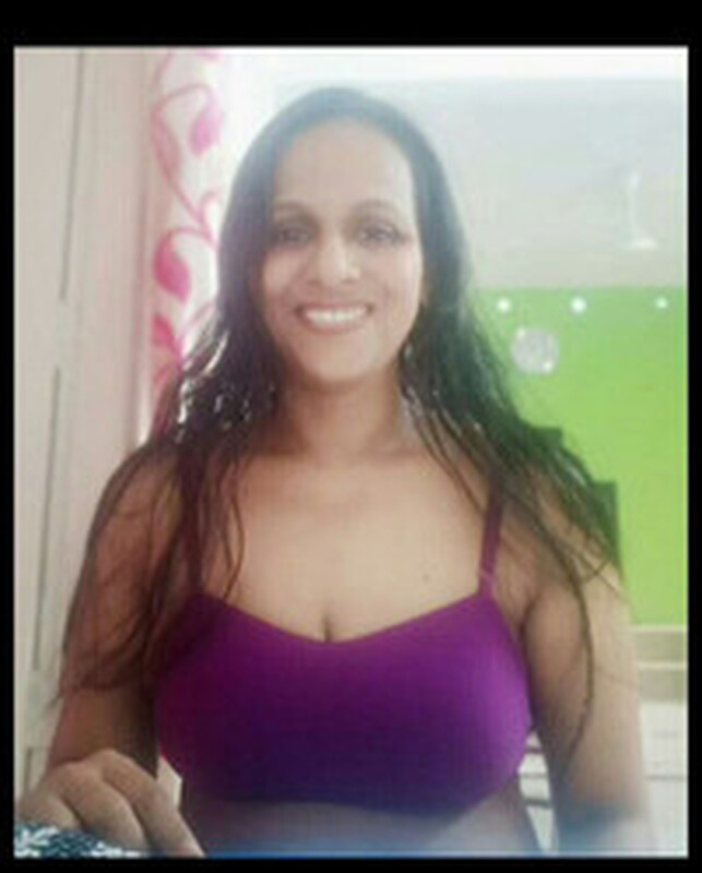 Chennai IT HR topless boobs showing pics 3