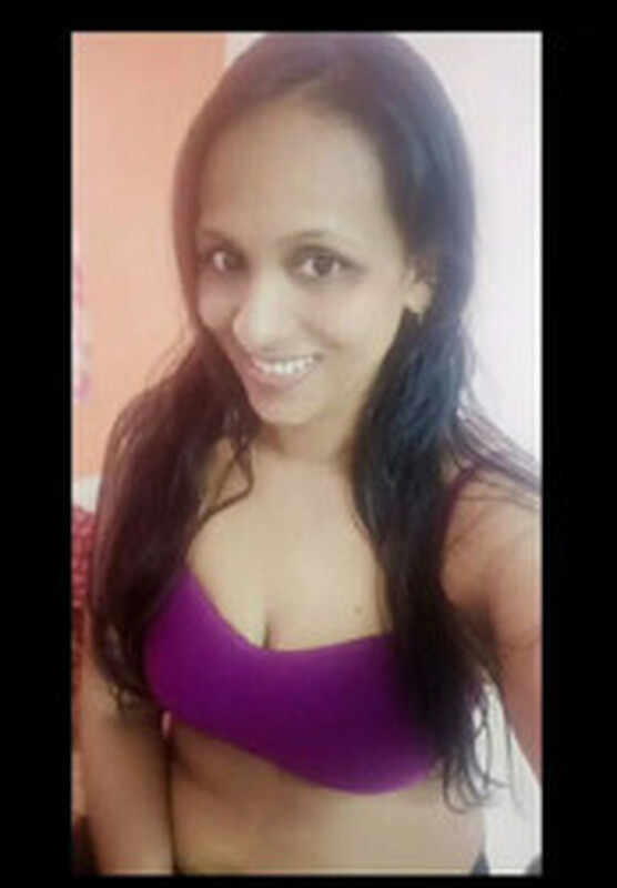 Chennai IT HR topless boobs showing pics 4