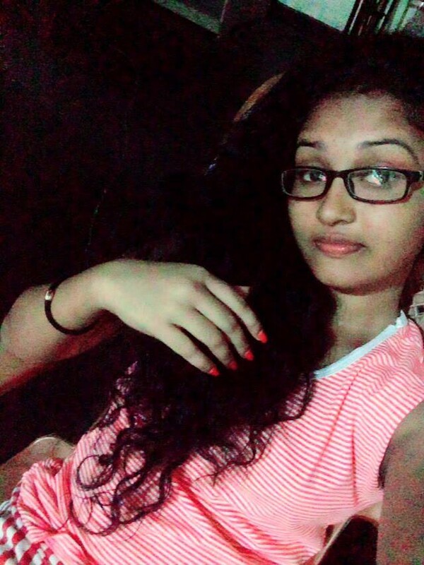 Chennai Tamil girlfriend showing big boobs 1