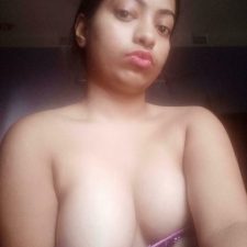 Chubby Bengali college girl nude selfies 4 3