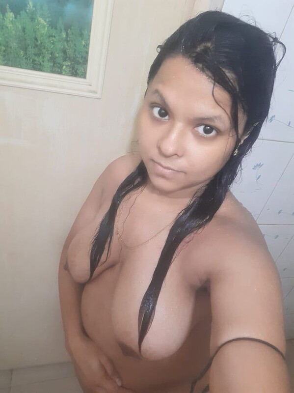 Chubby Bengali girl bathing nude pics for boyfriend 3