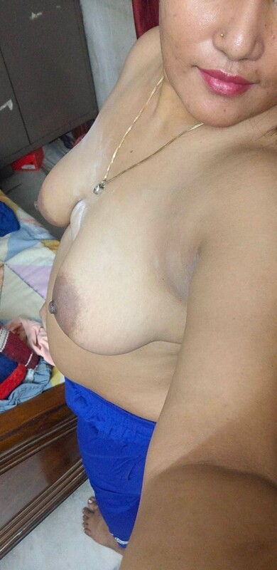 Chubby Indian beauty naked selfie photos uploaded 7
