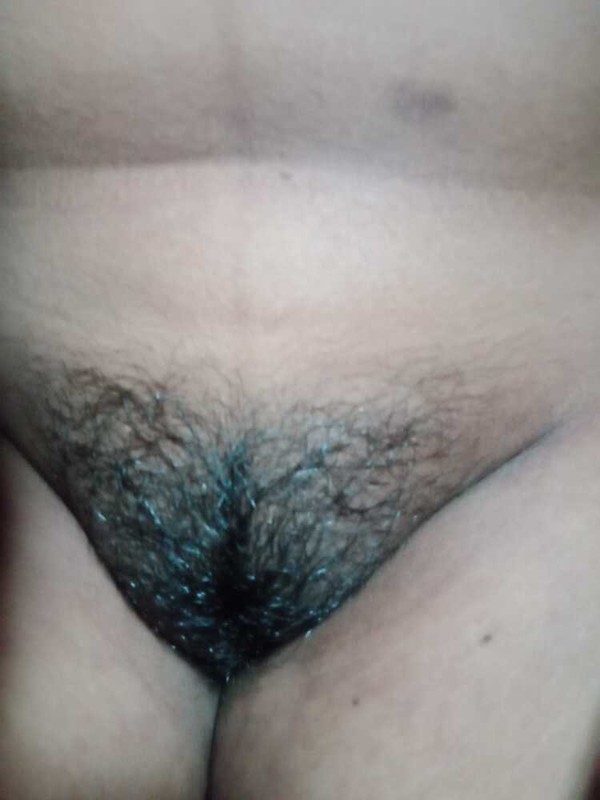 Chubby Indian girlfriend nude posing photos 1